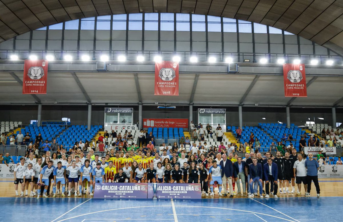 FCF_CAT's tweet photo. ⚽️ 𝐒𝐄𝐋𝐄𝐂𝐂𝐈𝐎́ 𝐂𝐀𝐓𝐀𝐋𝐀𝐍𝐀 𝐀𝐁𝐒𝐎𝐋𝐔𝐓𝐀 𝐌𝐀𝐒𝐂𝐔𝐋𝐈𝐍𝐀

🗞️ CRÒNICA:  Catalunya goleja a Galícia al Pavelló Municipal de Lugo (1-6)

⚔️ @FutsalRFGF 1⃣🆚6⃣ Catalunya

😍 Fa goig veure el compromís de Catalunya a la pista

📎 Més detalls a https://t.co/9GlrLUWP4Z
