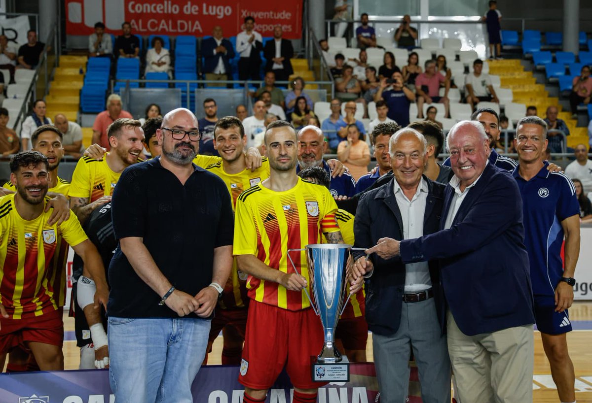 FCF_CAT's tweet photo. ⚽️ 𝐒𝐄𝐋𝐄𝐂𝐂𝐈𝐎́ 𝐂𝐀𝐓𝐀𝐋𝐀𝐍𝐀 𝐀𝐁𝐒𝐎𝐋𝐔𝐓𝐀 𝐌𝐀𝐒𝐂𝐔𝐋𝐈𝐍𝐀

🗞️ CRÒNICA:  Catalunya goleja a Galícia al Pavelló Municipal de Lugo (1-6)

⚔️ @FutsalRFGF 1⃣🆚6⃣ Catalunya

😍 Fa goig veure el compromís de Catalunya a la pista

📎 Més detalls a https://t.co/9GlrLUWP4Z