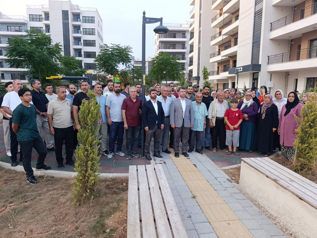 YusufOzbay_01's tweet photo. 📍Seyhan | Barbaros Mahallesi

Yaklaşık 10 yıldır evlerini bekleyen mağdurların durumunu İl Başkanımız Sayın Fethullah Beyazçiçek ile birlikte yerinde inceledik.

Belediye ve TOKİ'nin projesi tamamlanmış fakat yıllardır evlerini bekleyen hak sahipleri evlerine geçmeği bekliyor... https://t.co/btW4pEw1Cg