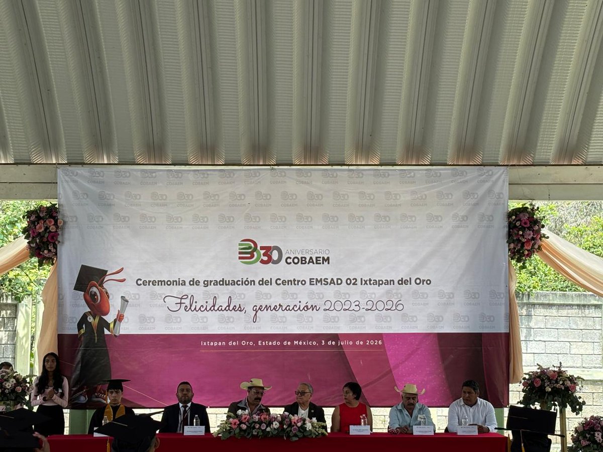 COBAEMex's tweet photo. En los #30AñosCOBAEM, una nueva generación está lista para hacer historia. 📚

Nuestro Director General, Lic. José Emigdio Escobar Villanueva, acompañó a las y los 81 graduados del CEMSAD 02 #IxtapanDelOro, quienes culminan hoy una etapa de aprendizajes.

¡Éxito!🏅

#SomosCOBAEM https://t.co/H2GGMQB8kJ