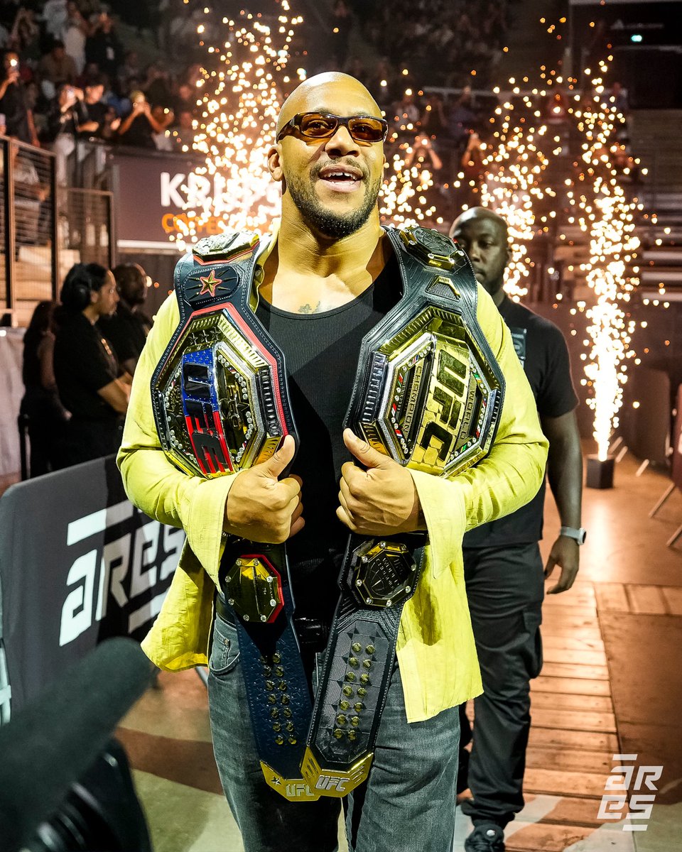 ares_fighting's tweet photo. Ciryl Gane et ses 2 ceintures UFC ce soir à #ARES42 🤩 https://t.co/hRk8vzCHDq