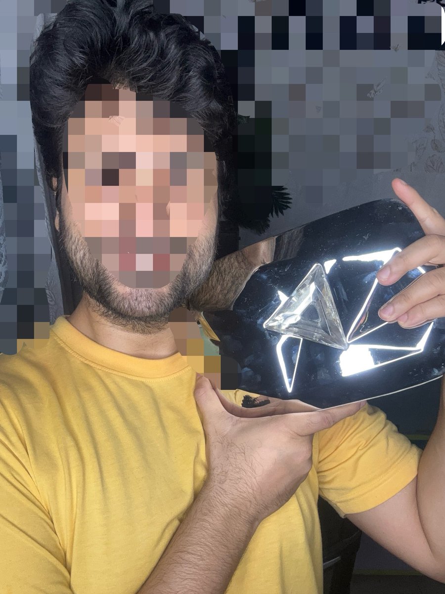 TechKeshu's tweet photo. Youtube Diamond Play Button- Its never late to Start, and don’t stop till you make it, 
follow me For growth tips and Monetisation issues, 
you can do it too because i can, #youtube #diamondplaybutton #youtubedown #YouTubeCreators #youtubemoney #money #ypp #monetisaion https://t.co/UENiQGbqdv