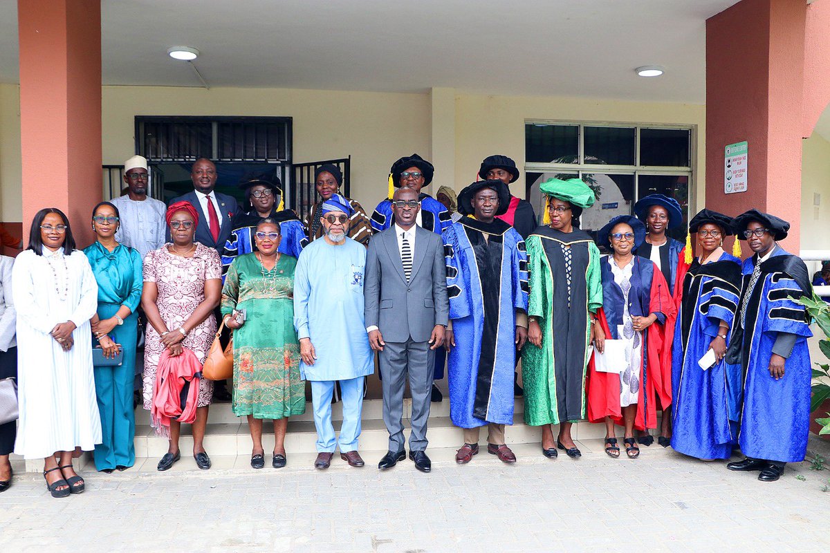 followlasg's tweet photo. LASUTH MATRICULATES STUDENTS INTO ANAESTHETIC, ORTHOPAEDIC CAST, PARAMEDICS TECHNOLOGY SCHOOLS 

https://t.co/mVU71PFjmL

@jidesanwoolu @drobafemihamzat @LASUTHikeja @gbenga_omo @gboyegaakosile @LanreBajulaiye @BarrBimbola @Mr_JAGs @Riddwane
#AGreaterLagosRising 
#LASG https://t.co/LozsOuBCib