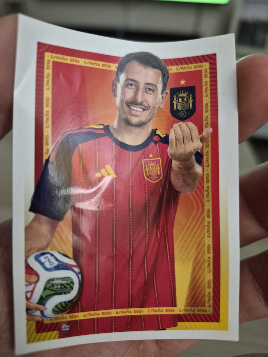 PabloGalavis's tweet photo. - ¡Sí! Papá, el que mete TODOOOS LOS GOLES.
- ¿El delantero? (No sabía si se sabría el nombre)
- ¡Papá! ¡Oyarzabal! ¡Mikel Oyarzabal!

Na. De locos lo que está consiguiendo el bueno de @mikel10oyar. Crack. https://t.co/FjCaMsjcdL