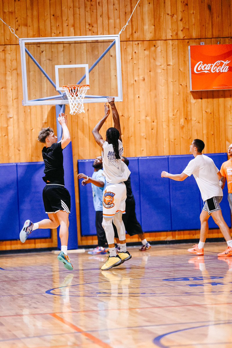 stonexxavier's tweet photo. 🙂🏀🧡 https://t.co/LorGBe2fyS