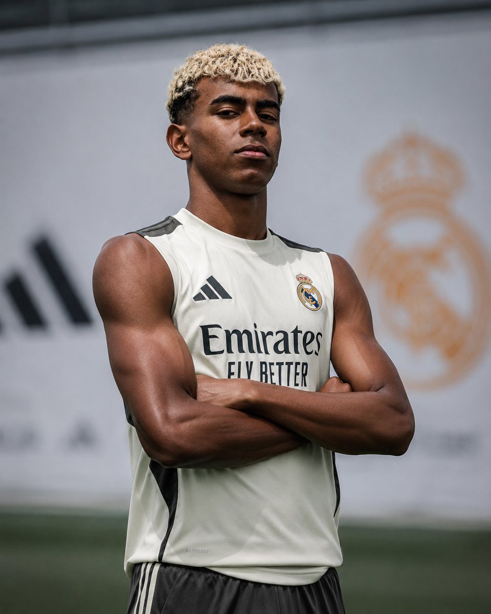 Lucas07LY's tweet photo. First training in Madrid🤍🤍🤍

#HalaMadrid #madridista https://t.co/OEl4M04SLg