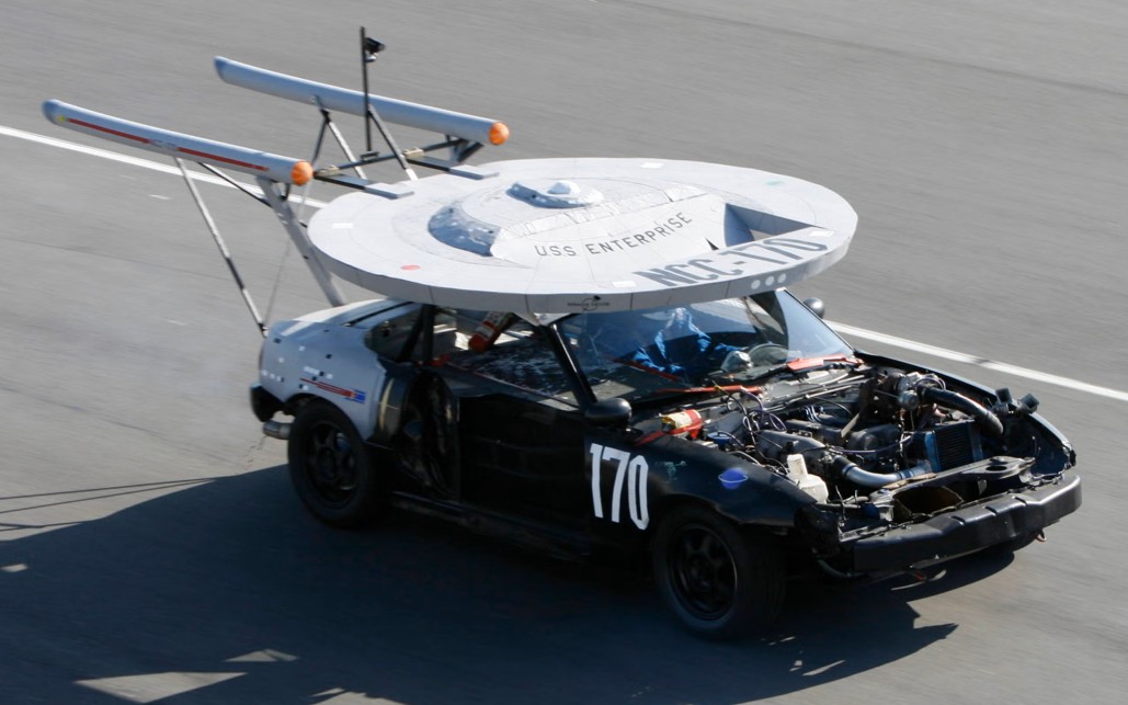 shinabamorotomo's tweet photo. 「24 Hours of Lemons」で検索すると素晴らしきアホ画像が山ほど出て来るぞｗ https://t.co/w51ikVLxfi