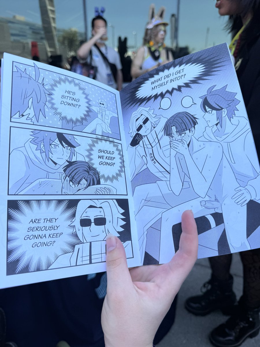 adjacentcars's tweet photo. Im fucking crying he signed it and opened it ro this page https://t.co/scRQPaAnBQ