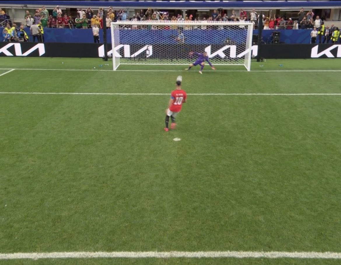 Palmasss_'s tweet photo. nervios de acero, MOHAMED SALAH. https://t.co/xbmk5FjK3L
