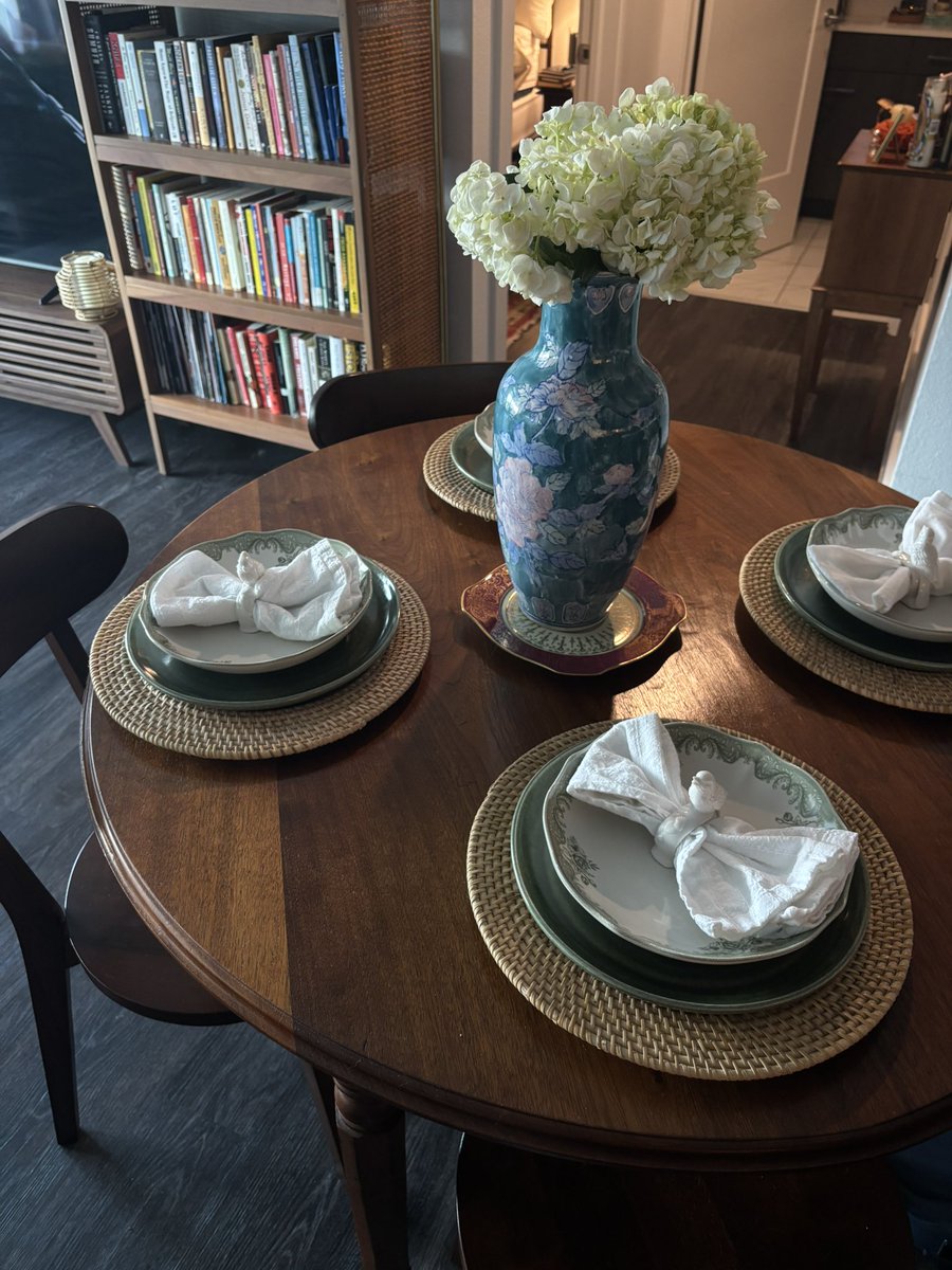 lepa_vale's tweet photo. Apartment of 28 year old couple https://t.co/OfyK7Uz1co