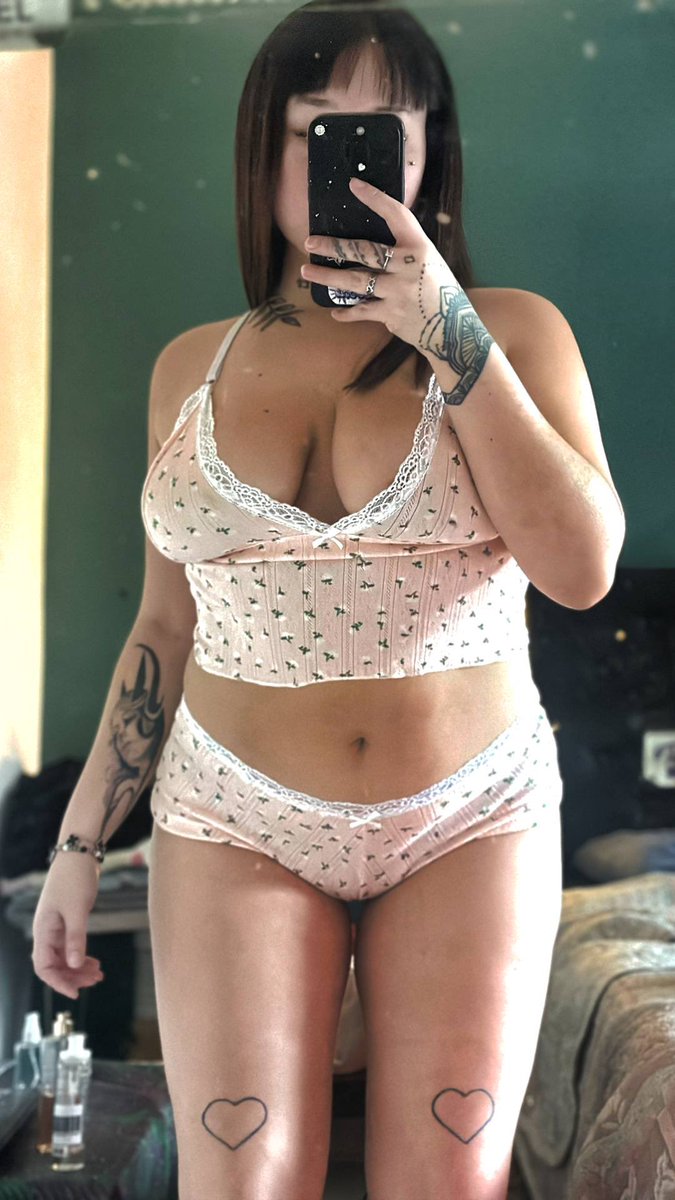 tokiobaby111's tweet photo. Esta noche hago live en tecito🩷 incluyo videollamadas individuales así que no se lo pierdan 💌💋 https://t.co/jtFpDq5avz