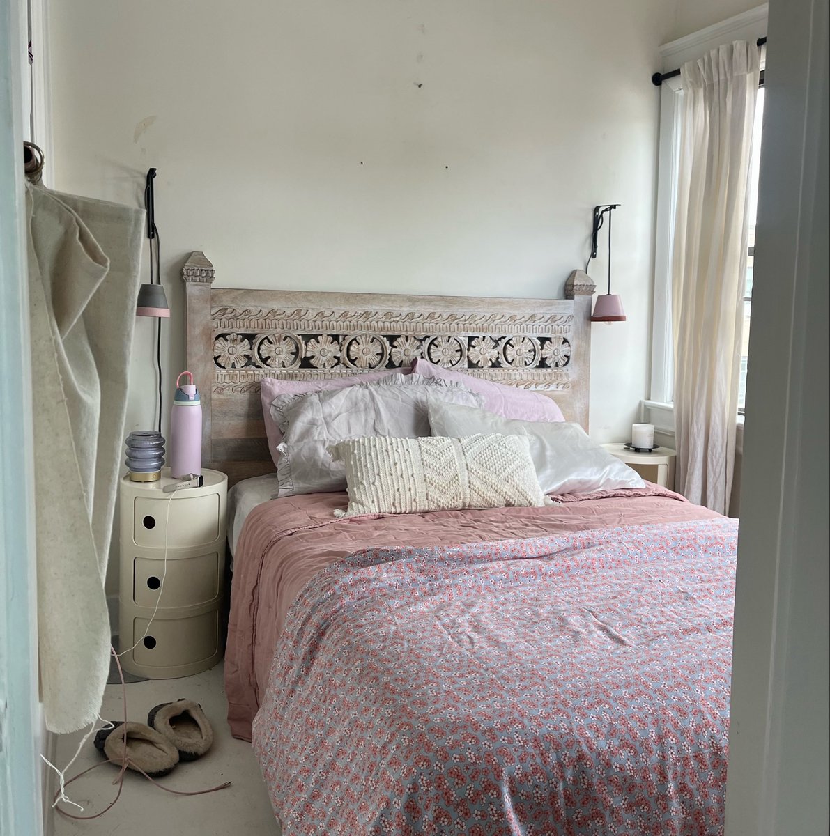 laurenhtexas's tweet photo. Apartment of a 31 year old woman https://t.co/bsbpFJs0IV