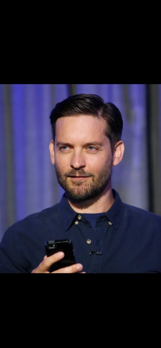 Pextero's tweet photo. 🚨 BREAKING 🚨

BREAKING: Tobey Maguire and Sydney Sweeney were reportedly spotted kissing.

Sources say the eyewitness was Scooter Braun https://t.co/30kdwHjwcR