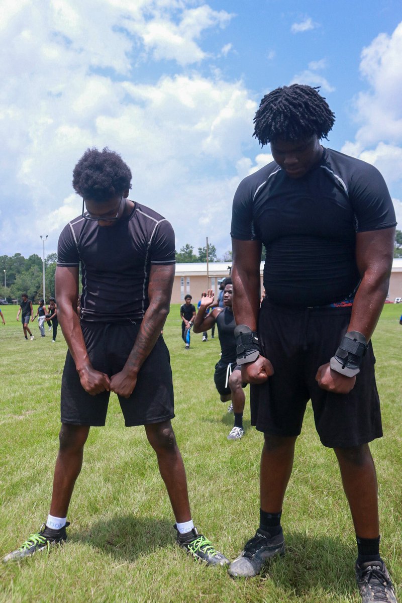 AlphonsoFlem_Qb's tweet photo. @TaJuanW54 55 more days #wehungry https://t.co/986oUQrMCy