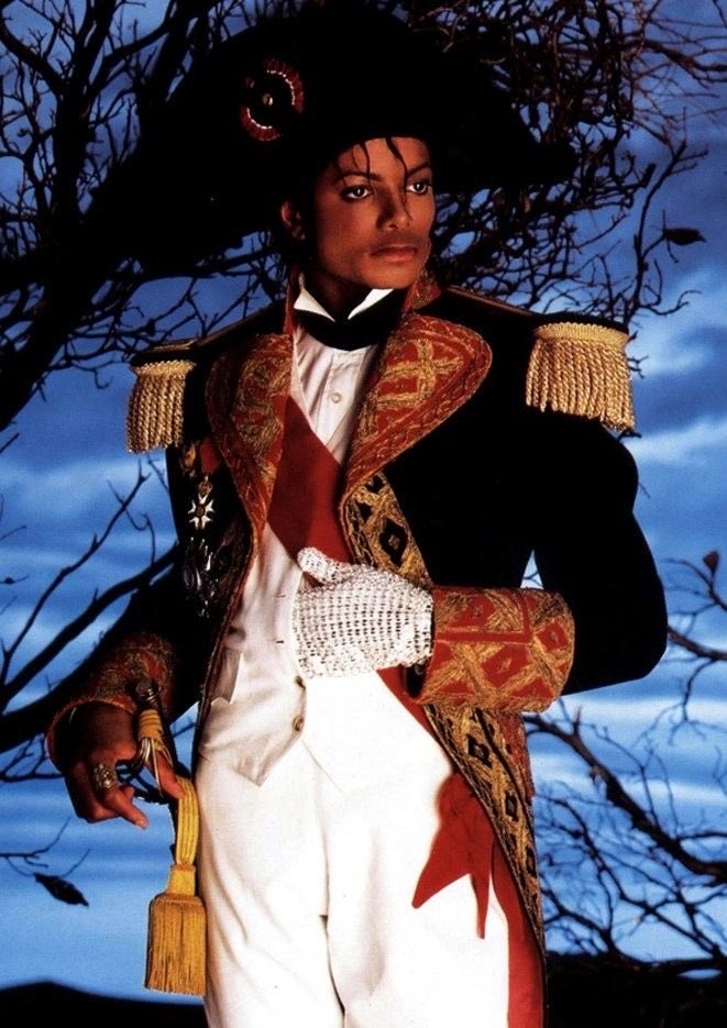 dollessent's tweet photo. my favorite niche is Michael in costume 🤤 https://t.co/aYF1tIub4W