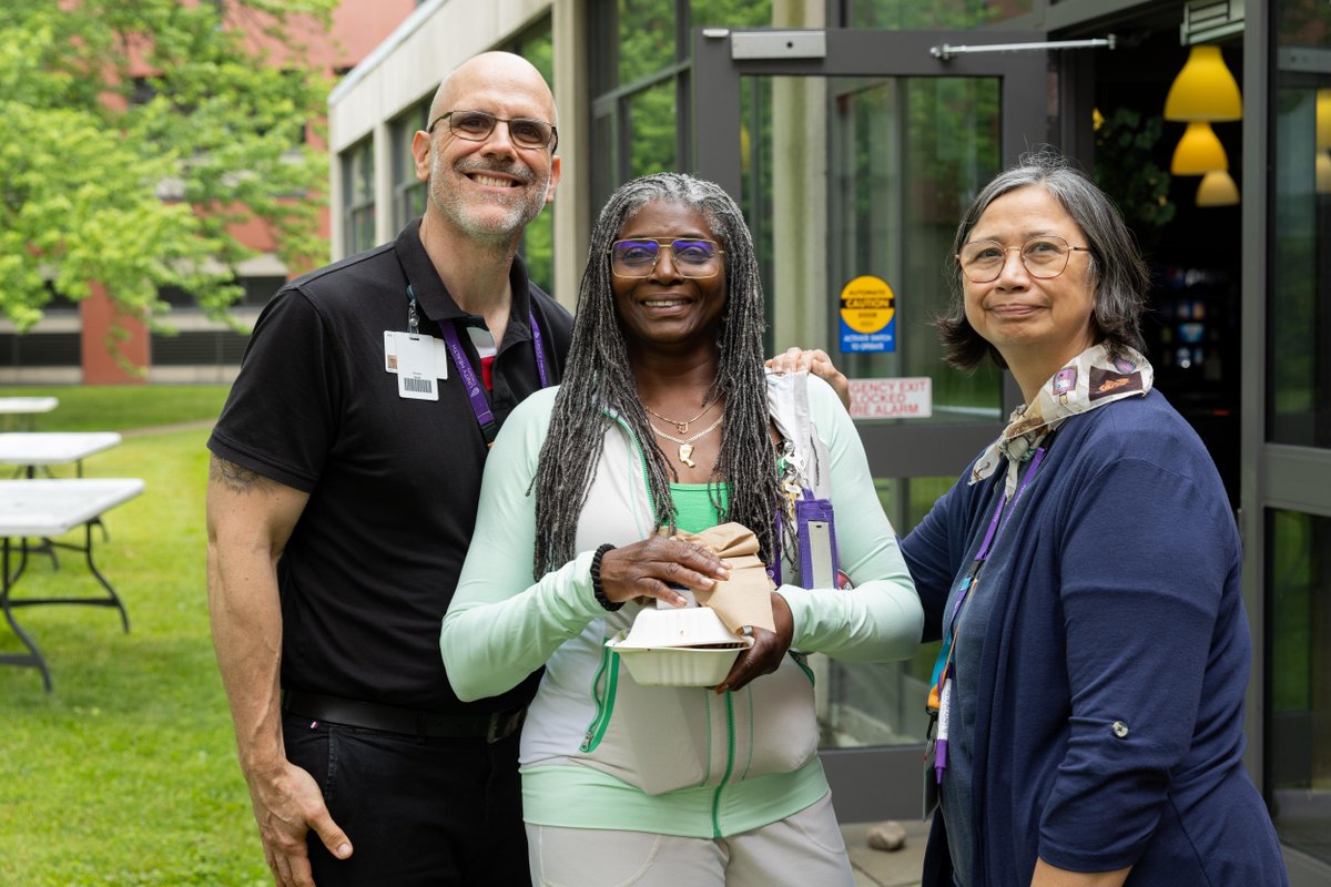 UnityHealthTO's tweet photo. 🍔🌭☀️ Summer BBQ season is in full swing at Unity Health! Rain or shine, our Providence Healthcare teams know how to celebrate as our staff were recently treated to a well-deserved BBQ lunch along with live music!
📸See more photos: https://t.co/ujFwDIliRw https://t.co/i1tXQQLqLz