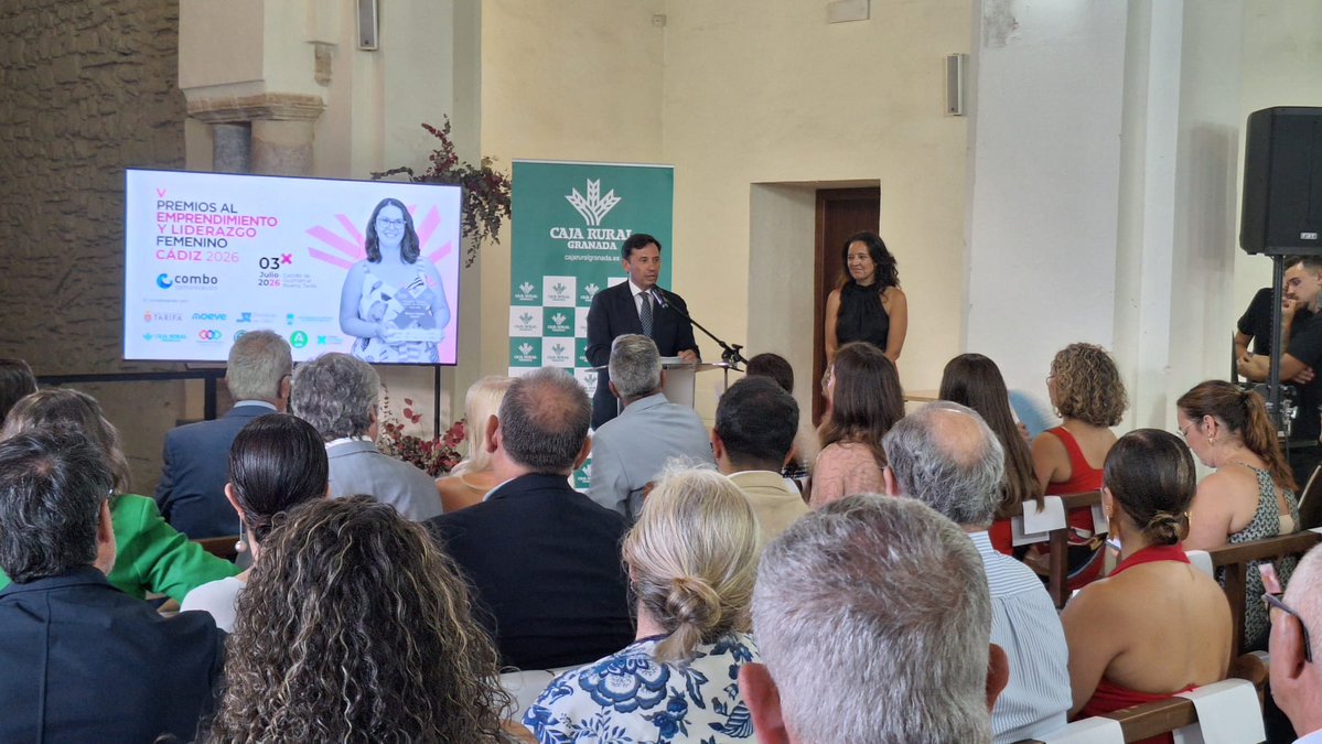 JuntaCG's tweet photo. 👏 Enhorabuena a Begoña Arana, Esther María Pérez, Esther María Berrocoso, Maral Ríos,  Jennifer Gutiérrez y a las Estibadoras de la Conservera de Tarifa por ser un ejemplo para muchas mujeres y demostrar que el talento no entiende de género. https://t.co/PuFCp22IkQ