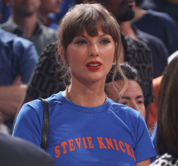 AboutMusicYT's tweet photo. Taylor Swift is trending with over 600,000 posts ahead of her wedding tonight, making her one of the top trending topics worldwide. https://t.co/RVP93AcVXt