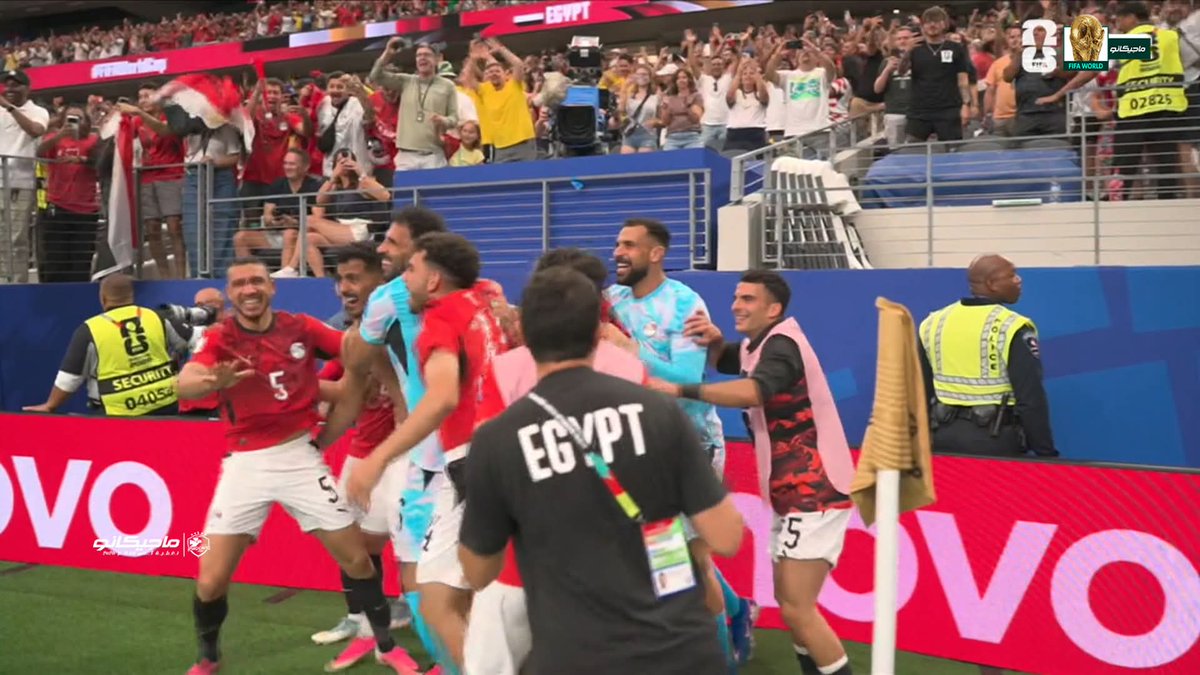 shno74's tweet photo. منتخب الساجدين بيعمل معجزة ، بلدي بتعمل تاريخ ❤️🇪🇬

انا مصري مصري مصري https://t.co/ytgha0NfA7
