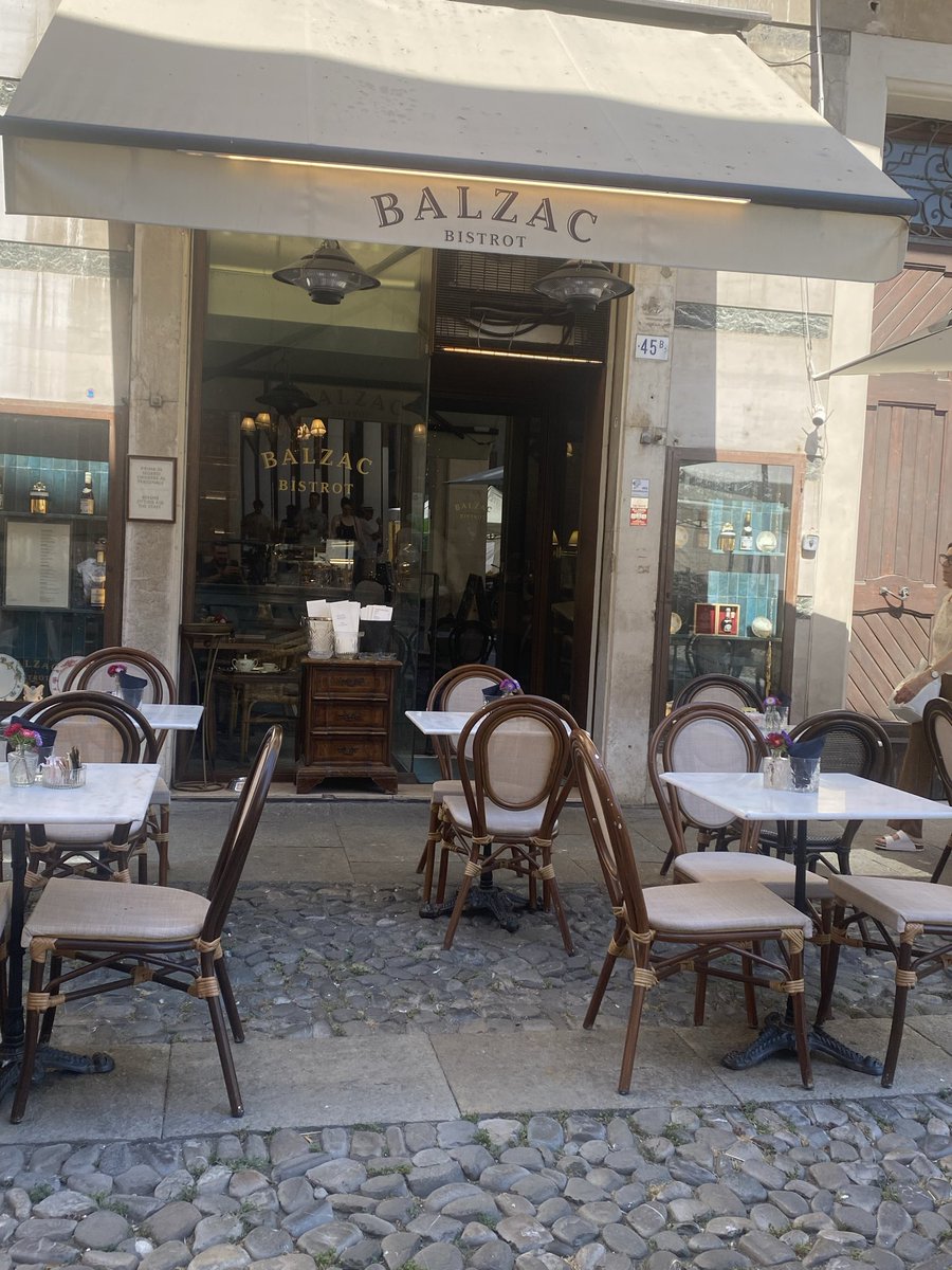 millionbirinci's tweet photo. Balzac yerinde okunmalı dedim https://t.co/WpfBietrKf