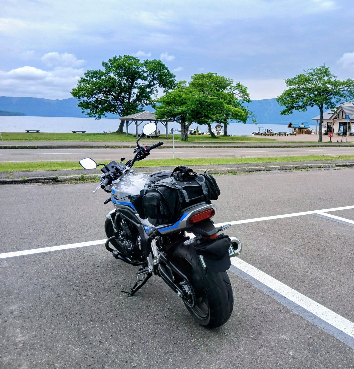 toshibuta's tweet photo. 道東に一泊二日でツーリングしてきました
美幌峠、屈斜路湖、硫黄山、摩周湖、知床峠、開陽台。画像は屈斜路湖の砂湯。小学生の頃の思い出で何故かここが好きなんだよね https://t.co/P6DKcmzkvN