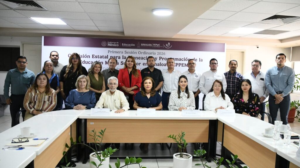Trasciende60696's tweet photo. #Sinaloa || Garantiza #SEPyC espacios en bachillerato para el Ciclo Escolar 2026-2027 || #TNoticias @GloriaHimelda01 

https://t.co/1TTbtiAqYV https://t.co/LpjgP7BOSS