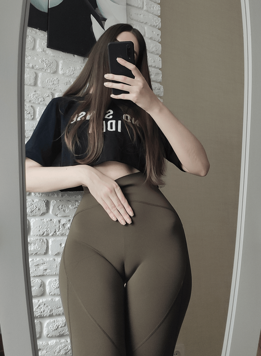 yogapants8008's tweet photo. My outfit for gym 🍓 
#yogapants #dailyyoga https://t.co/ldaDsQGhOd
