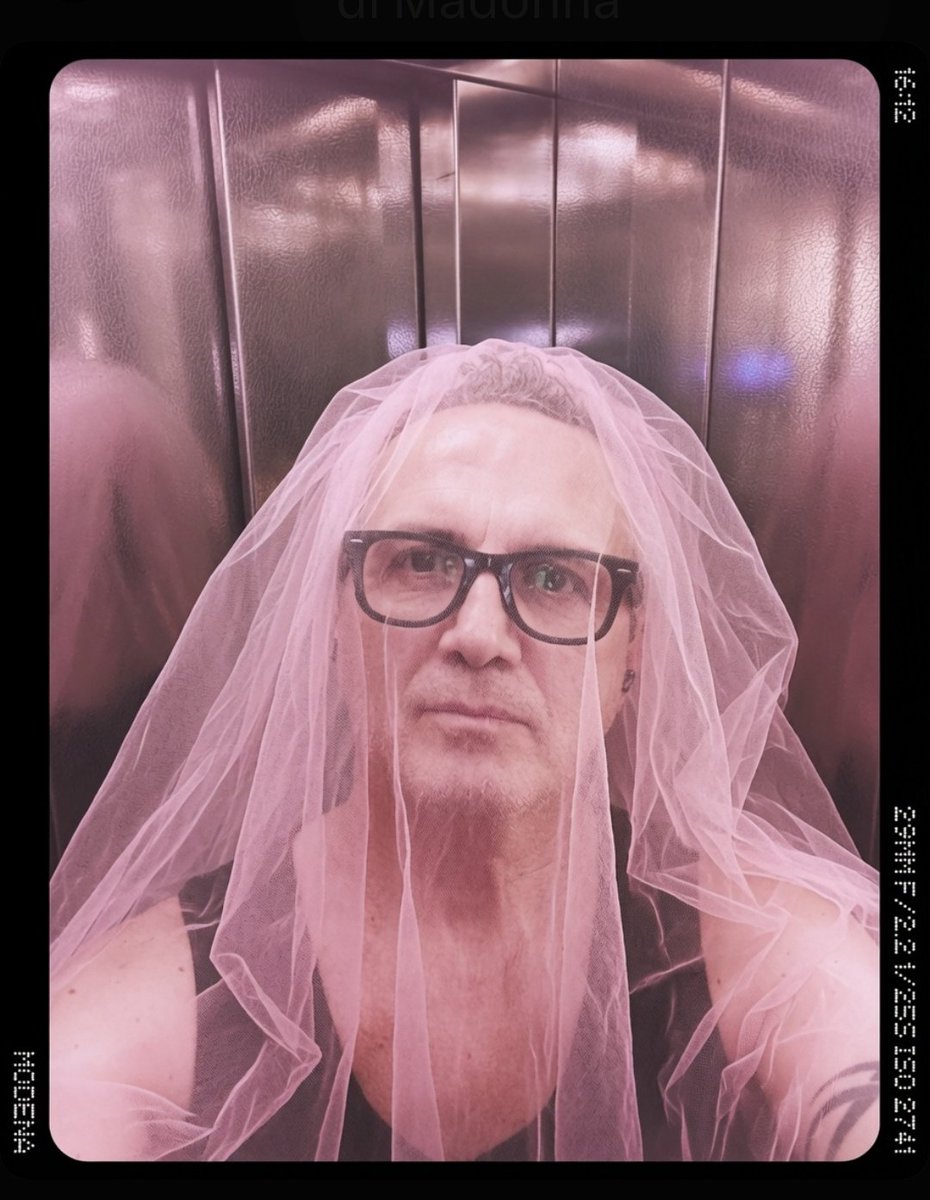 Agassizi69's tweet photo. #Confession2 #Madonna https://t.co/9PkXErMQyI