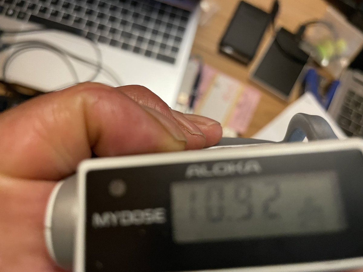 nobuitou8869's tweet photo. 昨日(3日)の被ばく量：3.83μSv。
昨日は終日村内、除染済みエリアで約1.5時間、未除染の原野で約1.0時間、その他は屋内、車内で過ごした。
#飯舘村
#放射線被ばく
#原発事故の実像 https://t.co/vslj85tLJj