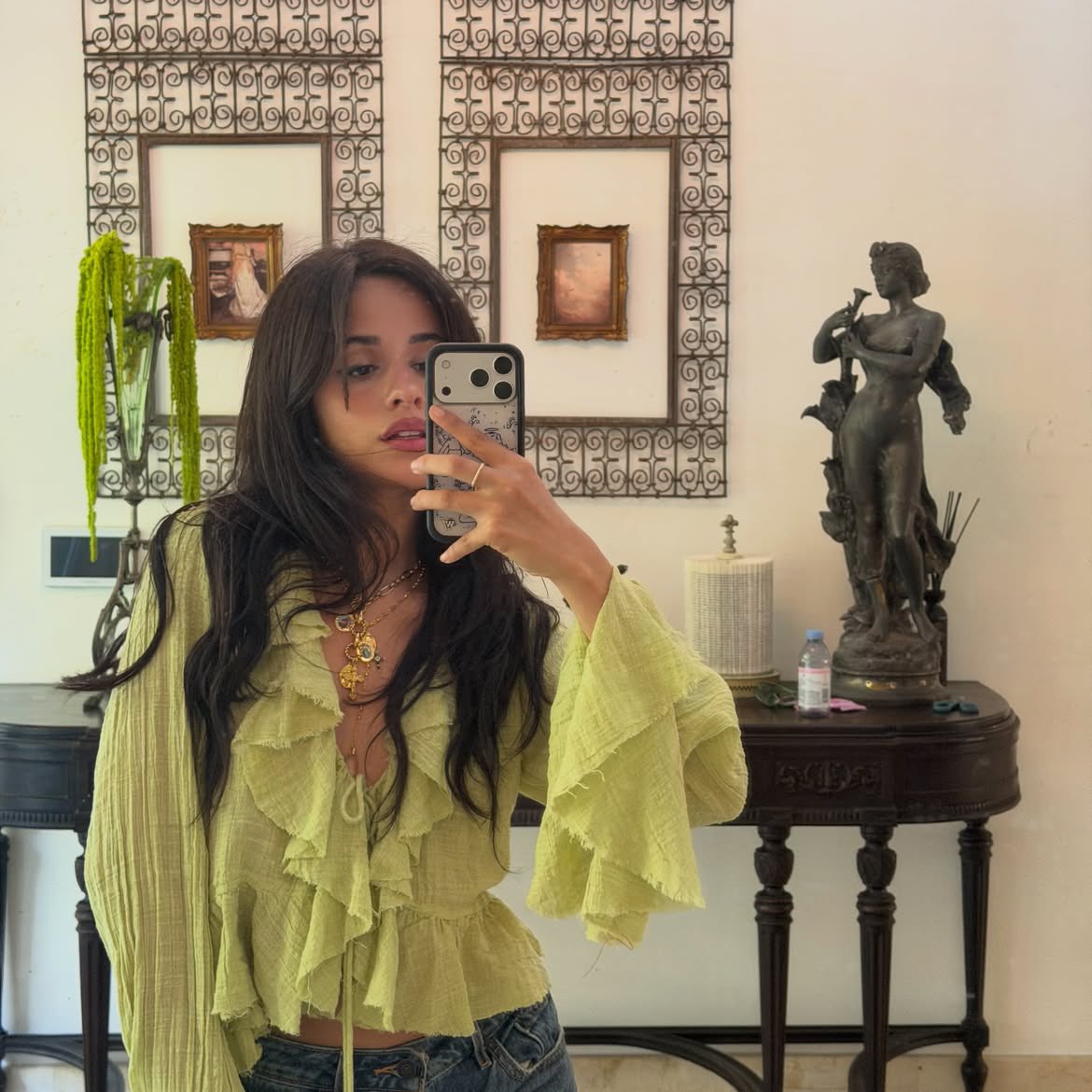 Camila_Cabello's tweet photo. y si sí? ?? ??? ???? ?!!!????
🥹🍒🌹💌🐞🌙🌹 https://t.co/mfr51p1Sd3