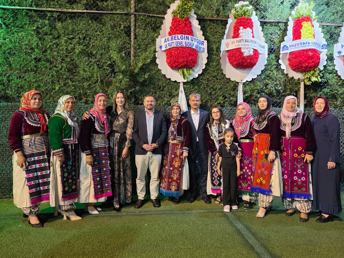 ma_balikesir's tweet photo. 📍Bigadiç
Bigadiç İlçe Kadın Kolları Başkanımız Meltem Öztürk ve Mustafa Öztürk'ün kıymetli oğulları Enver kardeşimizin sünnet cemiyetine katılarak mutluluklarına ortak olduk. Allah rahmet diğer murvetlerini görmeyi nasip etsin. Hayırlı olsun. https://t.co/B3YjIjWMrn