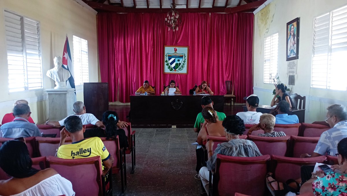 Comunicado43424's tweet photo. #Hoy Salón de la Asamblea #PoderPopularManzanillo,(AMPP)
Reunión de la Dirección de la AMPP con los Presidentes de los CP y Direcciones de las CPT. Estos son encuentros de análisis y de búsqueda de soluciones a varias problemática sociales que afectan hoy al territorio. https://t.co/UTVmso392G
