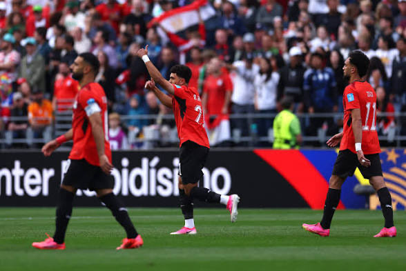 Rakan_bat's tweet photo. منتخب الساجدين 🇪🇬 #مصر يصل إلى دور الـ16 في أكبر محفل عالمي لكرة القدم #كأس_العالم

شكرًا للكابتن حسام حسن تطورٌ كبير في أفكار المنتخب وأسلوب لعبه منذ توليك المسؤولية من أول مباراة قبل نحو ثلاث سنوات وحتى الآن

الثقة بالمدرب الوطني المحترف أمر مهم والنتائج خير دليل
#مصر_أستراليا https://t.co/qRFqLf0OYW