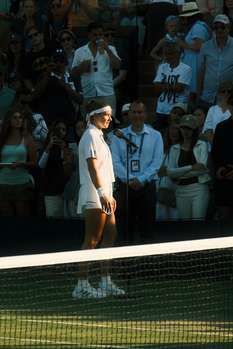 aliwimby's tweet photo. Karolina Muchova Wimbledon R3 https://t.co/SkVmE5Ki5n