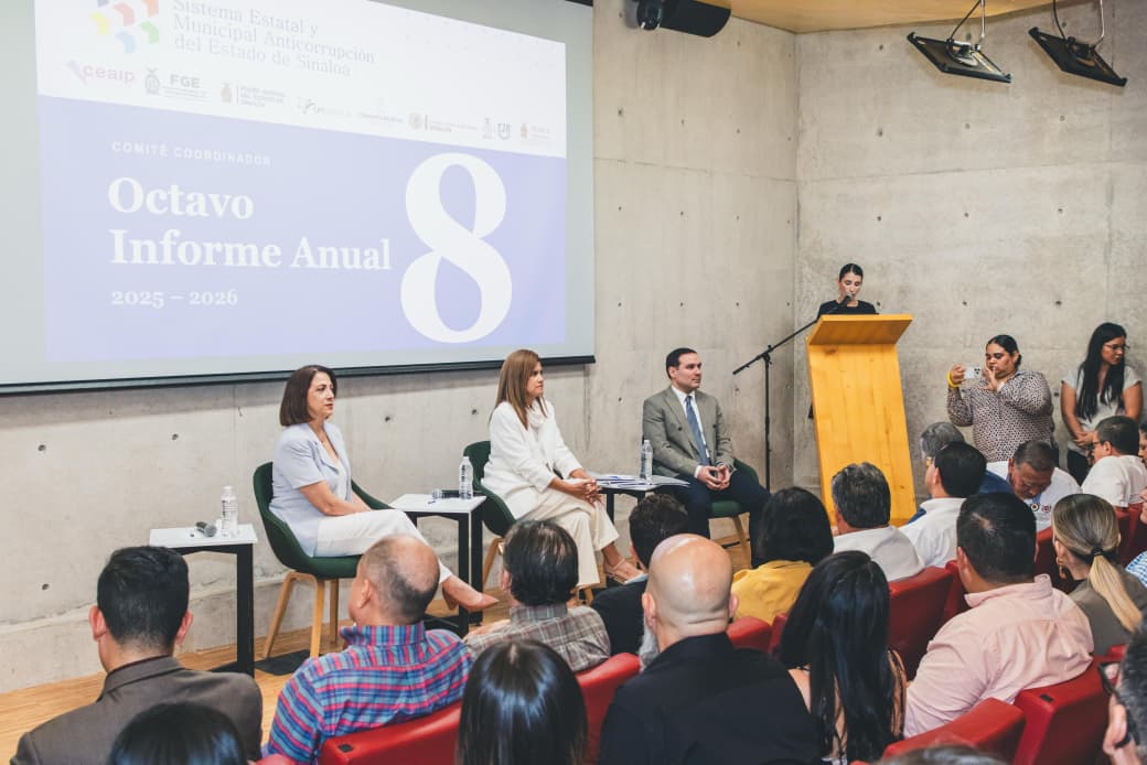 SEMAES_Sinaloa's tweet photo. Con un llamado a fortalecer la coordinación institucional, la participación ciudadana y las acciones para prevenir  la corrupción, se presentó el 8° Informe Anual 2025-2026.

📑https://t.co/BHTSXA5nMo

#somosSEMAES https://t.co/7QQZCnFOqO