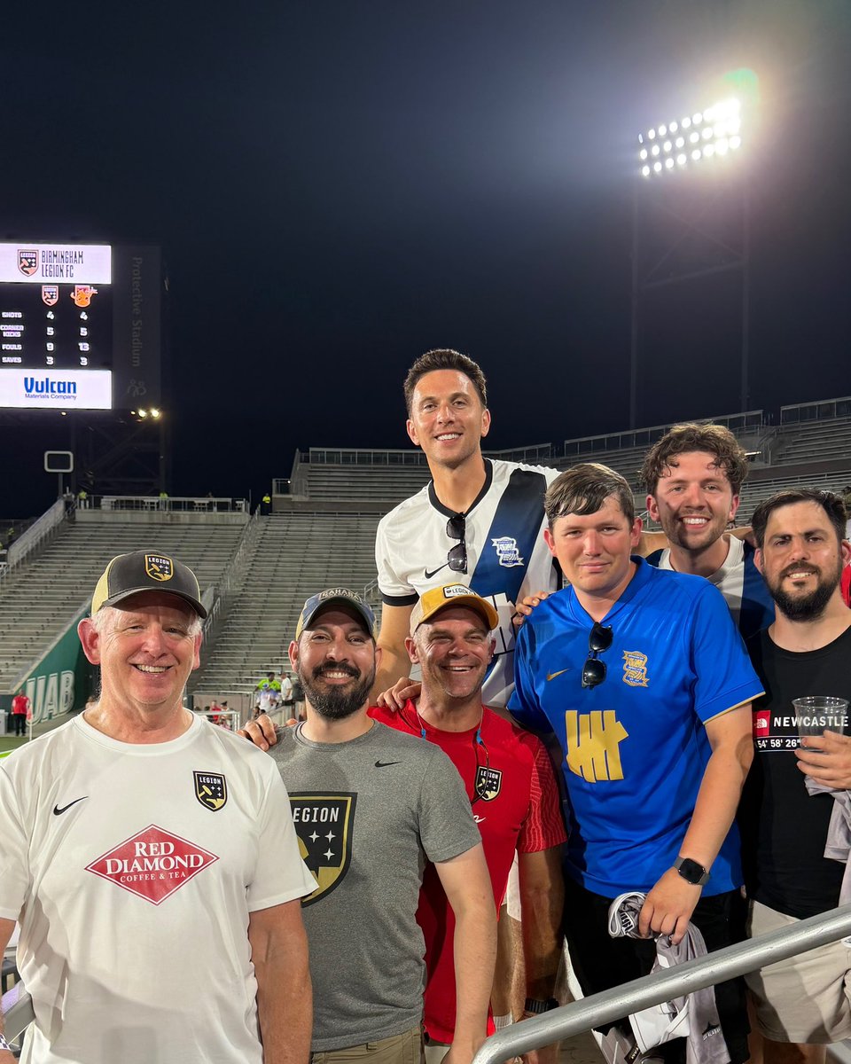 DavoBirmingham's tweet photo. Greetings from Birmingham, Alabama. 🇺🇸

Home of great food and the most welcoming, unassuming people we’ve come across all World Cup. 🫡

#FIFAWorldCup https://t.co/sUcBVBg9qQ