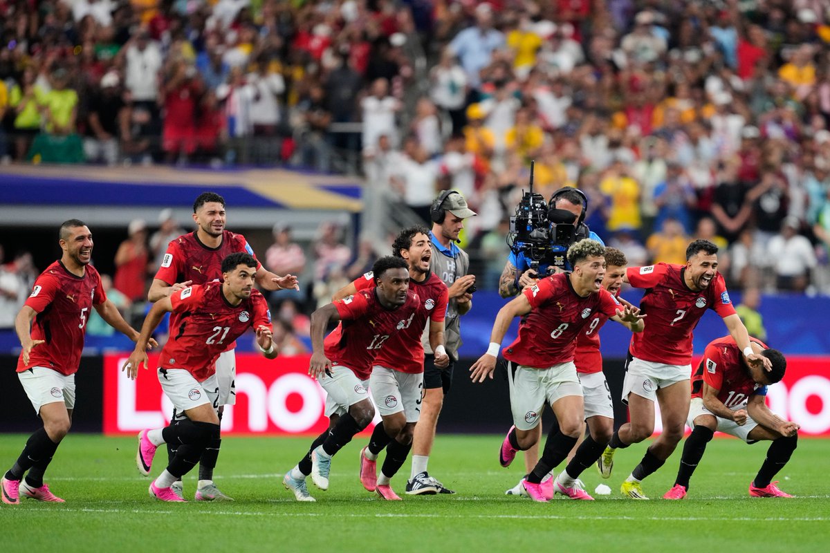 derradjihafid's tweet photo. فعلها رجال مصر... وكتبوا صفحة جديدة في تاريخ الكرة المصرية والعالمية، ببلوغهم الدور ثمن النهائي من كأس العالم 2026 عن جدارة واستحقاق.
120 مليون مبروك لمصر وشعبها العظيم، فهذا الإنجاز ثمرة الإيمان، والعمل، والروح القتالية التي لا تعرف المستحيل.
هذه هي المكانة التي تستحقها مصر، وهذا هو الموقع الطبيعي لكرة القدم المصرية بين كبار العالم. 
مبروك لمنتخب أثبت أن العزيمة والإصرار قادران على صناعة الإنجازات، وأن الأحلام تتحول إلى واقع عندما تؤمن بها الرجال.
🇪🇬🏆 ألف مبروك لمصر... وإلى الأمام في رحلة المونديال.
