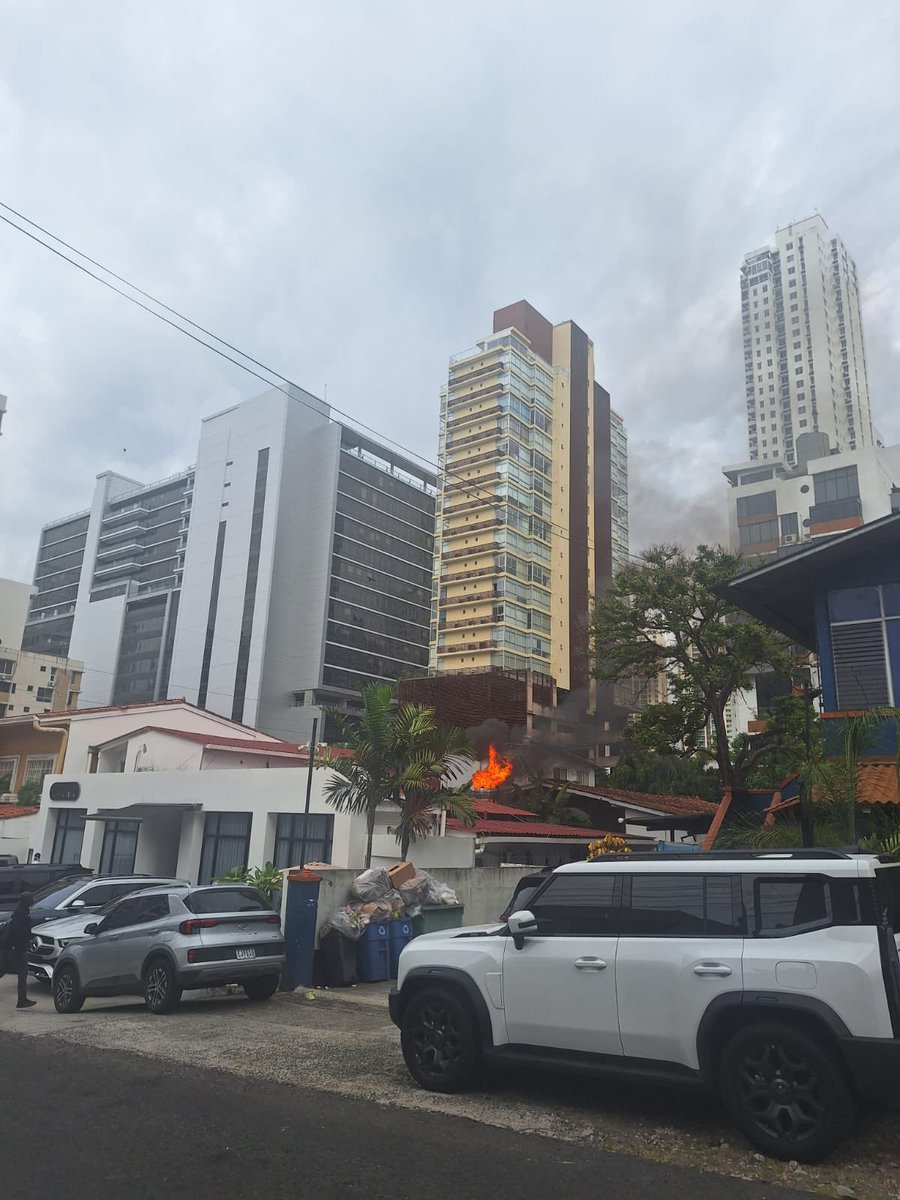 traficocpanama's tweet photo. Reportan incendio en un restaurante en calle Fundadores en San Francisco. https://t.co/2NgbRNiIdZ