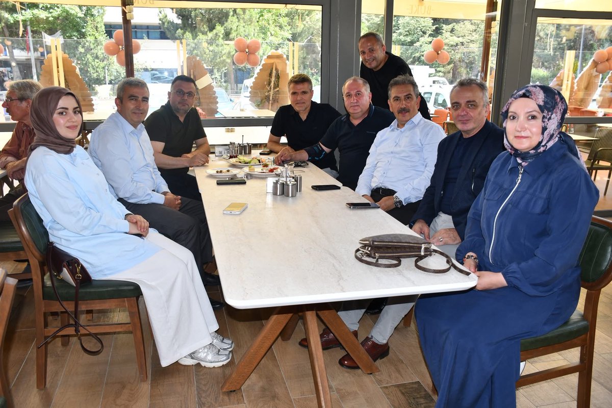 tahirabus's tweet photo. Beylikdüzü Büyükşehir Mahallemizde hizmete giren BÜKE Restaurant’ın açılışına  
İstanbul Milletvekilimiz Sn.Şengül Karslı İl Başkan Yardımcımız 
Sn.@drfatihtuna ve teşkilat mensuplarımızla birlikte katıldık.

Yatırımcılarımıza hayırlı kazançlar diliyorum. https://t.co/C5LU3mnVla