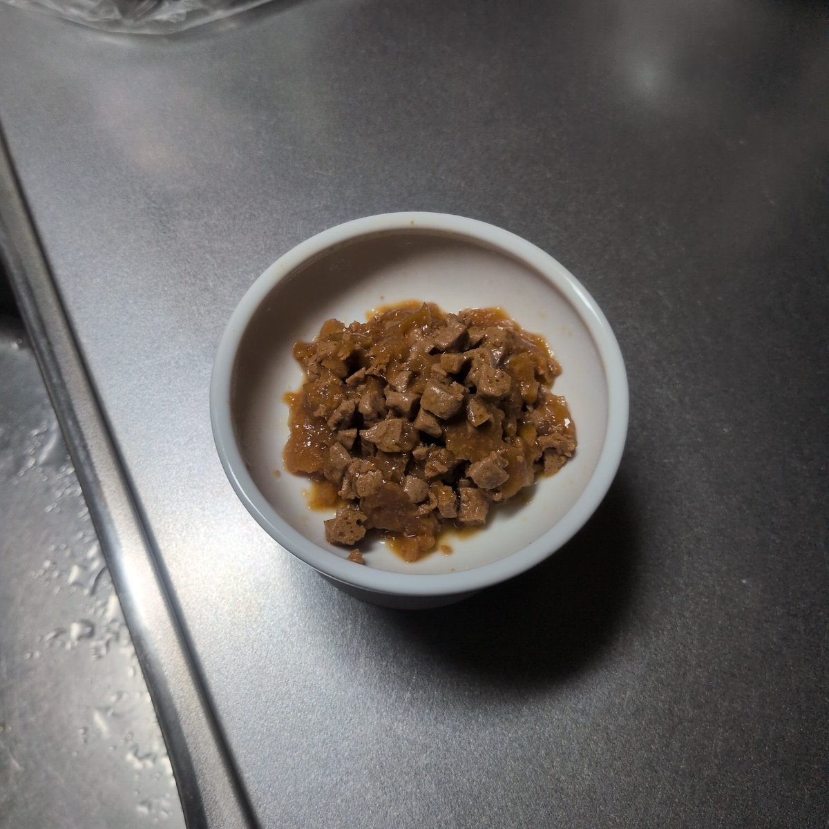 tettiri3's tweet photo. ウェットフードBeef味
期待してたのに全然食べてくれない

少し凹　(⁠´⁠ ⁠.⁠ ⁠.̫⁠ ⁠.⁠ ⁠`⁠) https://t.co/3JyQom9dC7