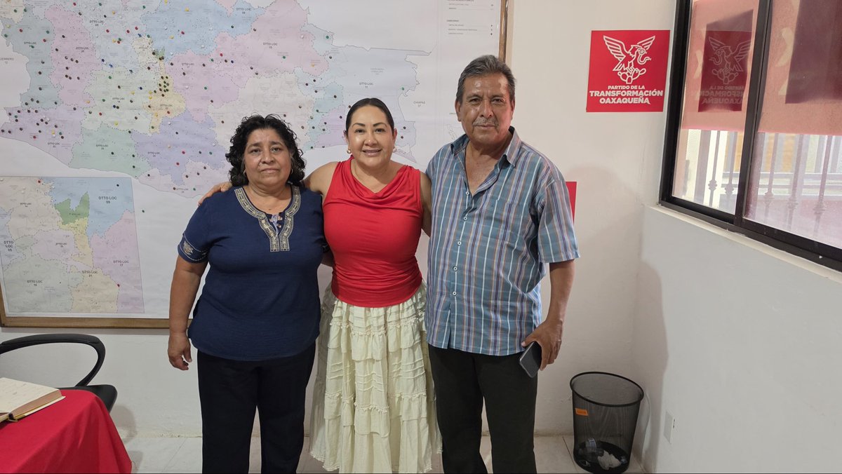 PETEOOAX's tweet photo. 🤝❤️ Nuestra Presidenta del Partido de la Transformación Oaxaqueña, Salomé Martínez, sostuvo una productiva reunión con el Presidente Municipal de San Martín Zacatepec, Genaro Balderrama Urrutia, fortaleciendo el diálogo y la coordinación para impulsar el bienestar de las familias de su Municipio.

¡La Transformación se construye con unidad, trabajo y compromiso por Oaxaca! ❤️🤍

#SomosLaFuerzaDeLaTransformación
#LaFuerzaDelCambioVerdadero

@SalomeMtzS