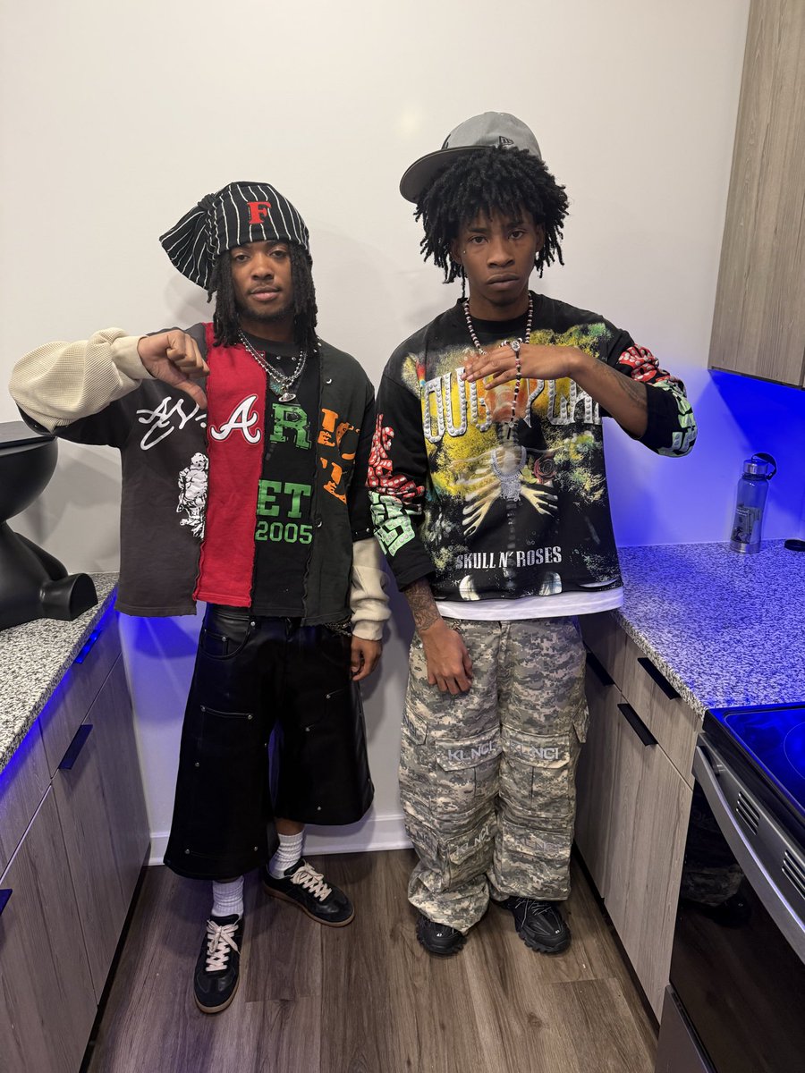 marihungasf's tweet photo. everyday a holiday 🧏🏽‍♂️ #flyboy https://t.co/H49VbukRbF