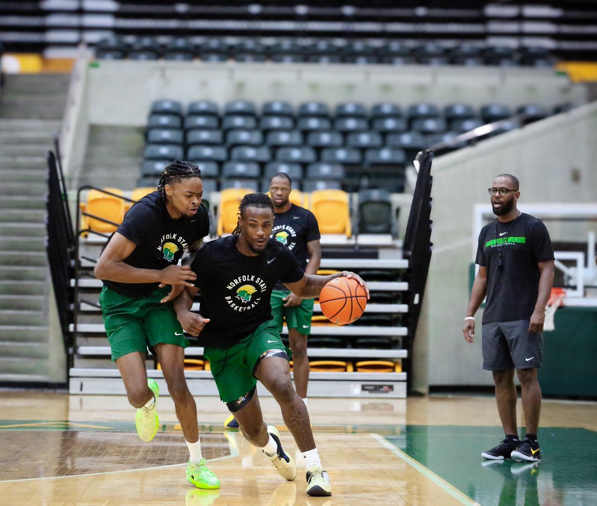 NSU_BBALL's tweet photo. Pressure.  Intensity.  Purpose.

#BEHOLD🔰 https://t.co/z0SSsKPUz7
