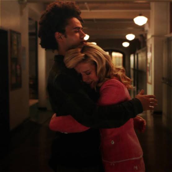 alanaxqz's tweet photo. i love dustin &amp; elle😭💓💓 https://t.co/TtAT4FElVy