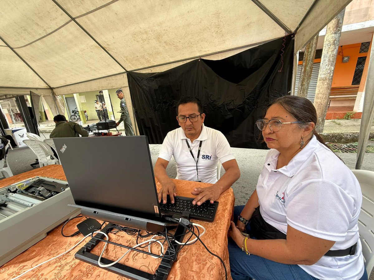 SRIoficialEc's tweet photo. ¡La #BrigadaMóvilSRI más cerca de ti!

En la parroquia Moraspungo, del cantón Pangua, acercamos nuestros servicios tributarios a los moradores del sector para que realicen sus trámites tributarios de forma gratuita.

#SRIzonal3 https://t.co/MJB1rXA2Sq