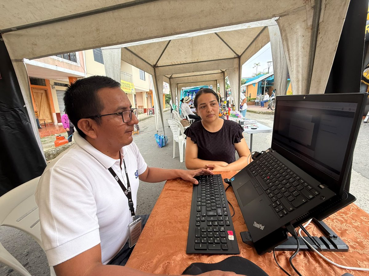 SRIoficialEc's tweet photo. ¡La #BrigadaMóvilSRI más cerca de ti!

En la parroquia Moraspungo, del cantón Pangua, acercamos nuestros servicios tributarios a los moradores del sector para que realicen sus trámites tributarios de forma gratuita.

#SRIzonal3 https://t.co/MJB1rXA2Sq