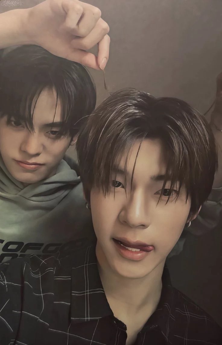 1cheongchun's tweet photo. WHY IS THIS THE FIRST TIME IM SEEING THESE https://t.co/Ipp3DDecwT