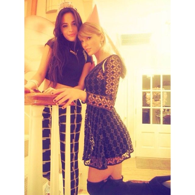 CamilaCharts97's tweet photo. Of course Taylor Swift remembers the OG Taydaughter. 🫶 https://t.co/AkkQxoRYFP