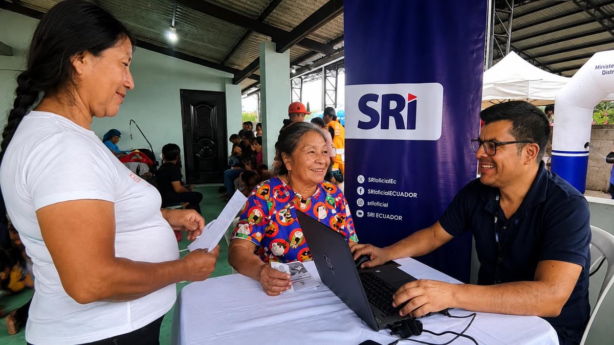 SRIoficialEc's tweet photo. #SRIzonal3

Visitamos la comunidad de Huagrayacu, en la provincia de Pastaza, donde compartimos información sobre el RUC y los procesos de devolución de impuestos.

Así entregamos una atención cercana, clara y oportuna para resolver las inquietudes fiscales de la ciudadanía. https://t.co/BnzGHSPWWV