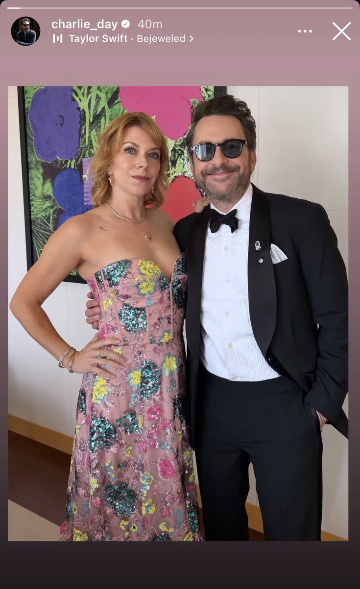 pootcolin's tweet photo. lets pose with our wives and not tell rob https://t.co/z7XUo6DS3y
